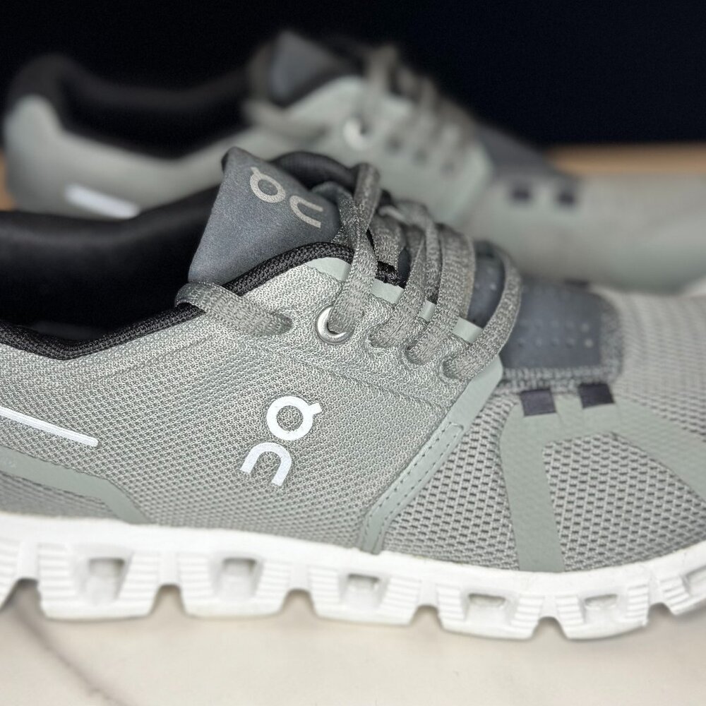 On Clouds in Excellent Condition Size 8.5W or 7M